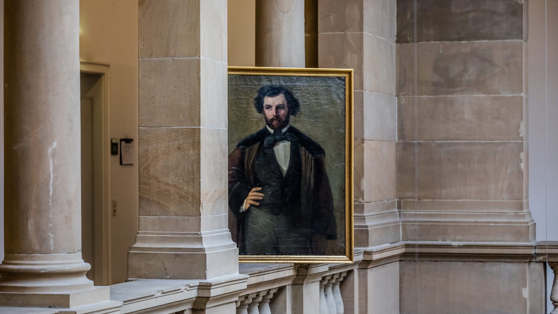 Porträt Josef Egle im Lichthof