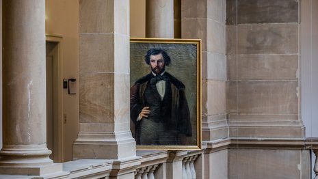 Porträt Josef Egle im Lichthof