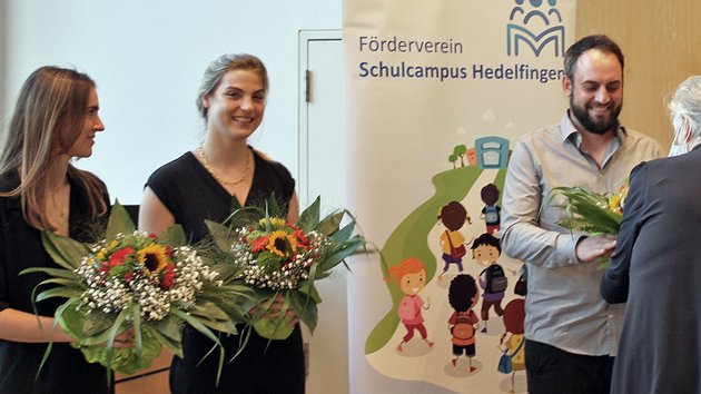 Studierende bei der Siegerehrung