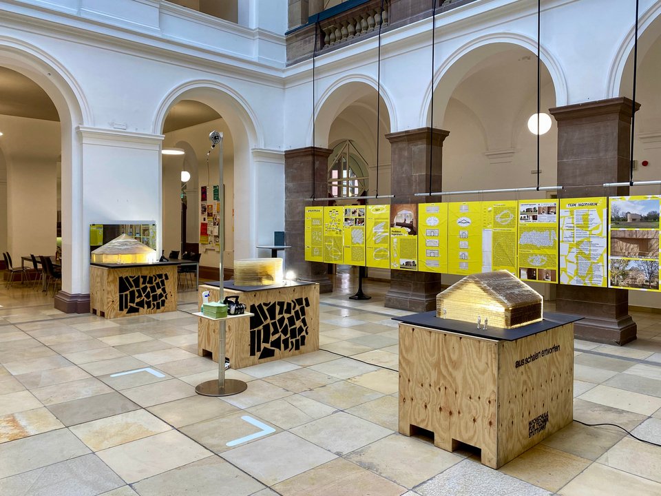 Ausstellung aus Von Schalen entworfen an der HFT Stuttgart in Bau 1