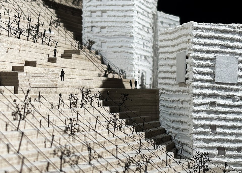 Modellfoto der Masterthesis Mühlstein Musikakademie