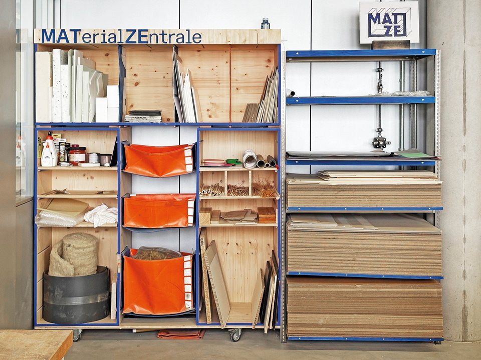 Abbildung der MAterialzentrale MATZE mit diversen Materialien