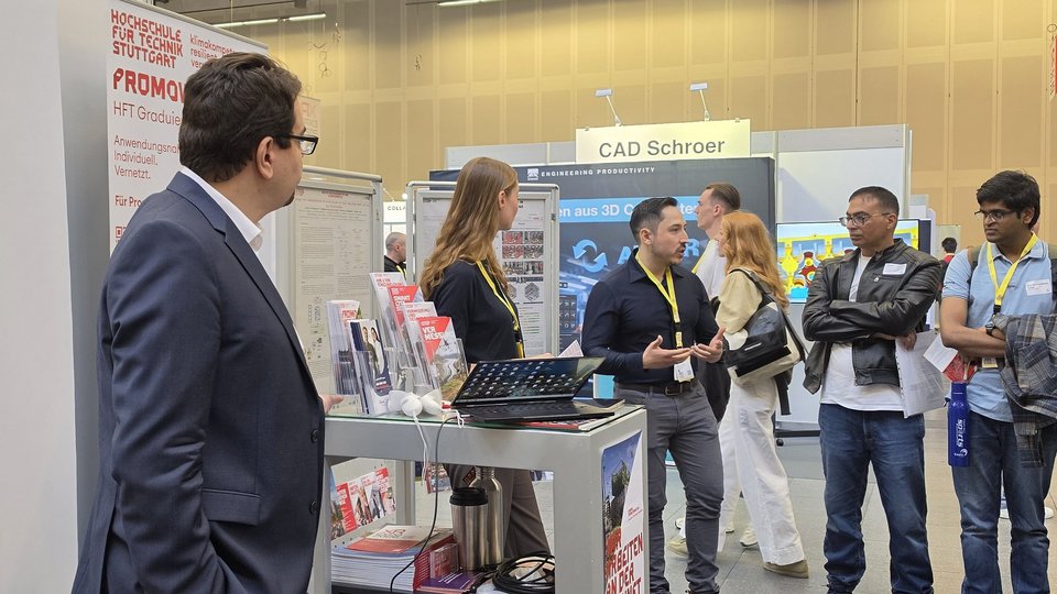 Juan Sardi Barzallo, Doktorand an der HFT Stuttgart erzählt von seiner Forschung beim Career Walk