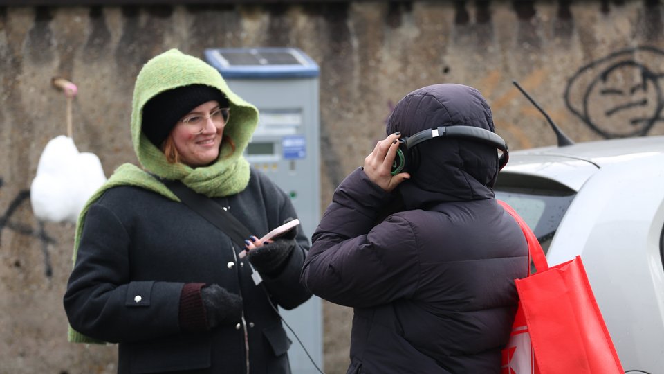 Befragung mit Kopfhörern