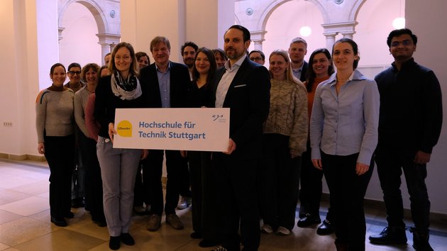 Gruppenfoto Carl-Zeiss-Stiftung vor Ort an der Hochschule für Technik Stuttgart