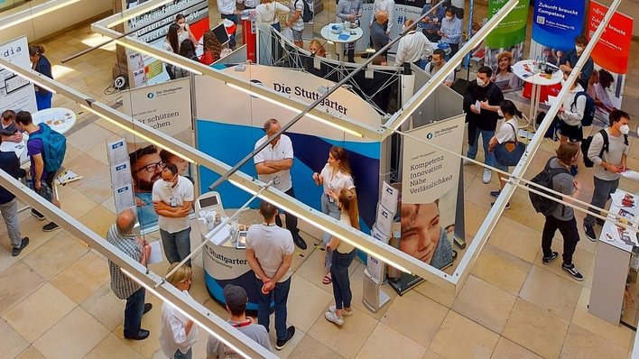 Messe KITT 2024 im Lichthof der HFT Stuttgart
