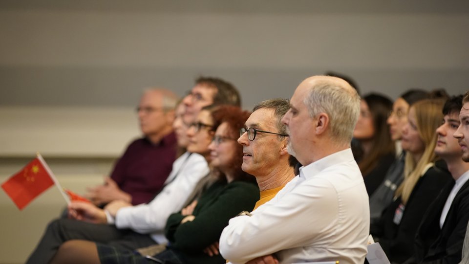 Zuhörer beim Klimaplanspiel 2025