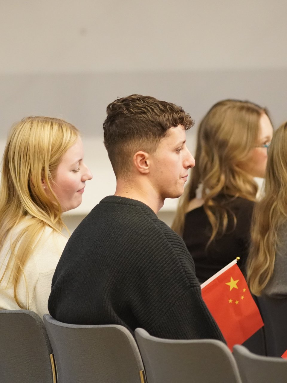 Zuhörer:innen beim Klimaplanspiel 2025