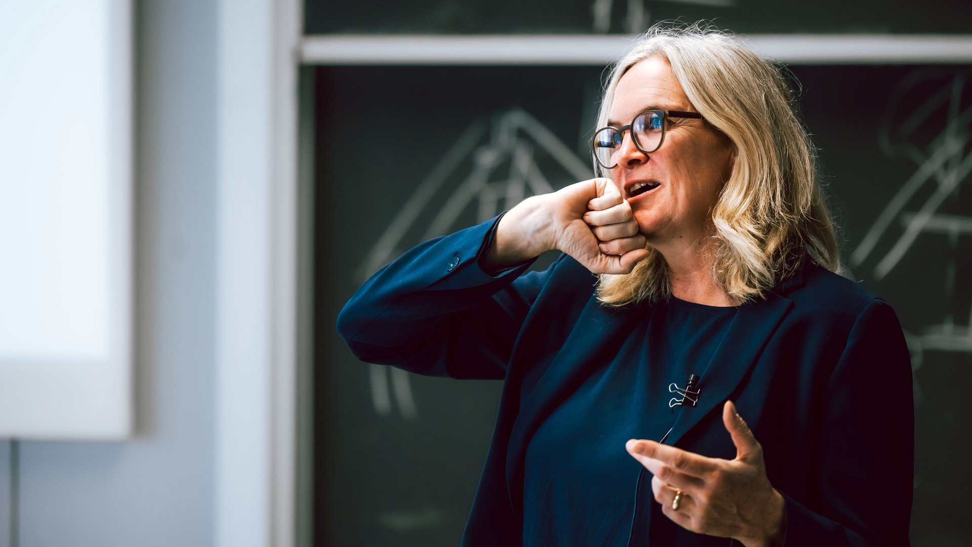 Professorin in der Vorlesung