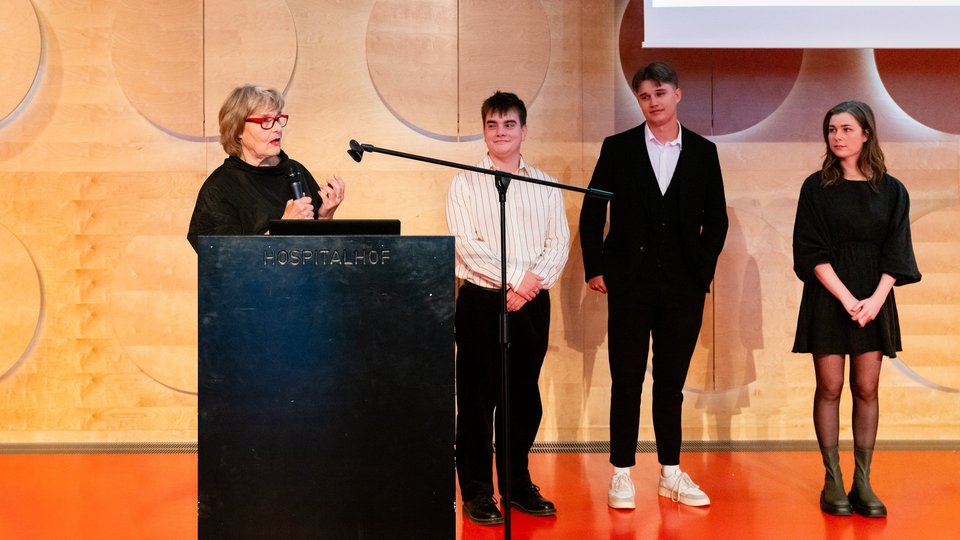 Prof. Ursula Steinhilber und Preisträger