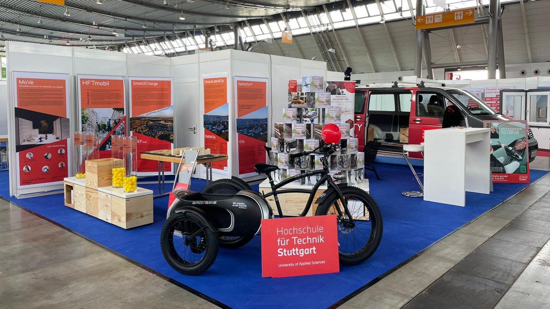 HFT-Messestand zum Thema Mobilität