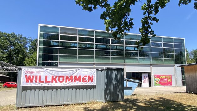 Beim Wissenschaftsfestival 2026 sich Schülerinnen und Schüler über das Studium an der HFT Stuttgart informieren