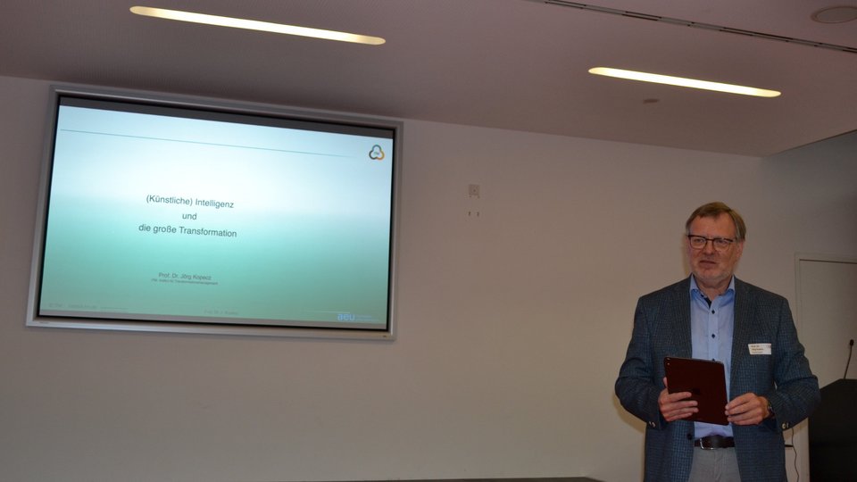 Keynote „(Künstliche) Intelligenz und die große Transformation“ von Prof. Dr. Jörg Kopecz, iTM – Institut für Transformationsmanagement