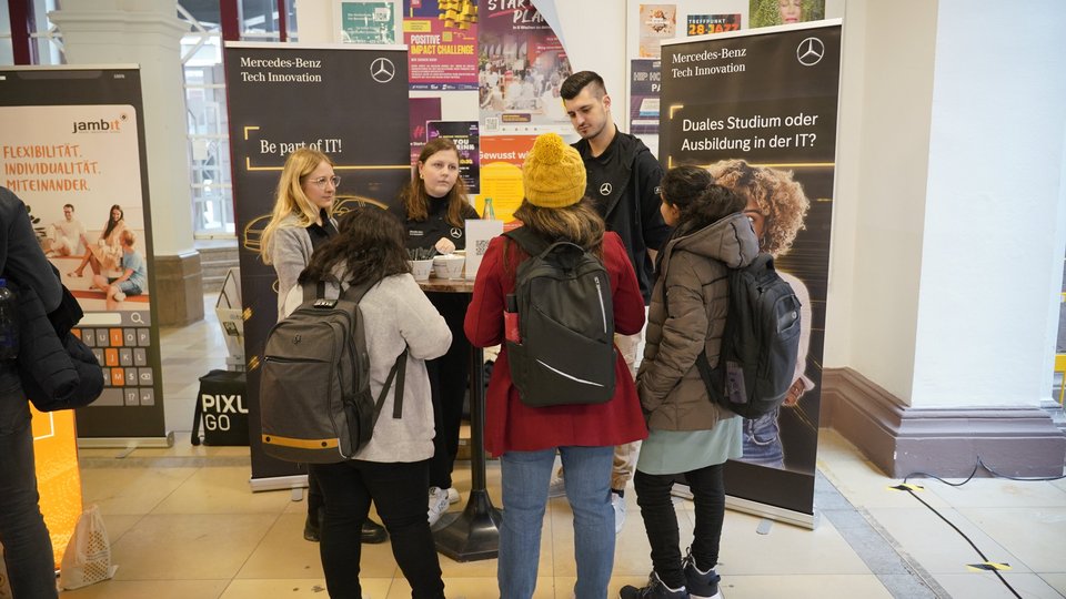 Großer Andrang bei den KITT-Informationsständen