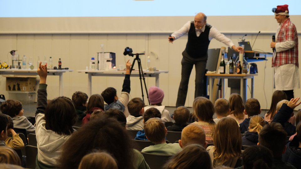 Professor Beck macht ein Experiment