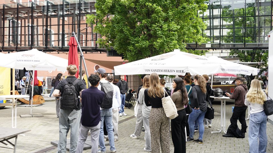 Block4 und Cafe Cre8 sorgten für das leibliche Wohl und die Party am Abend
