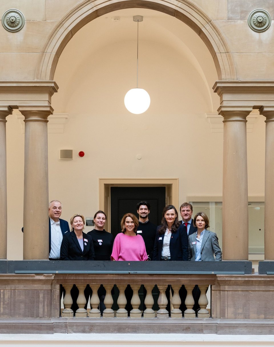 Besuch der Ministerin Olschowski an der HFT Stuttgart - Gruppenbild