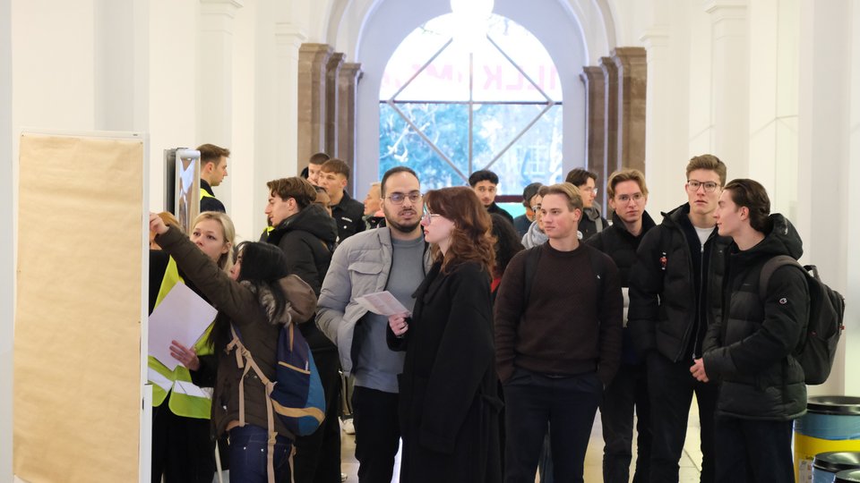 Studierende beim Studieninfotag 2025