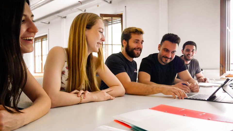 Studium Angewandte Mathematik und Künstliche Intelligenz: Blick in die Vorlesung an der HFT Stuttgart