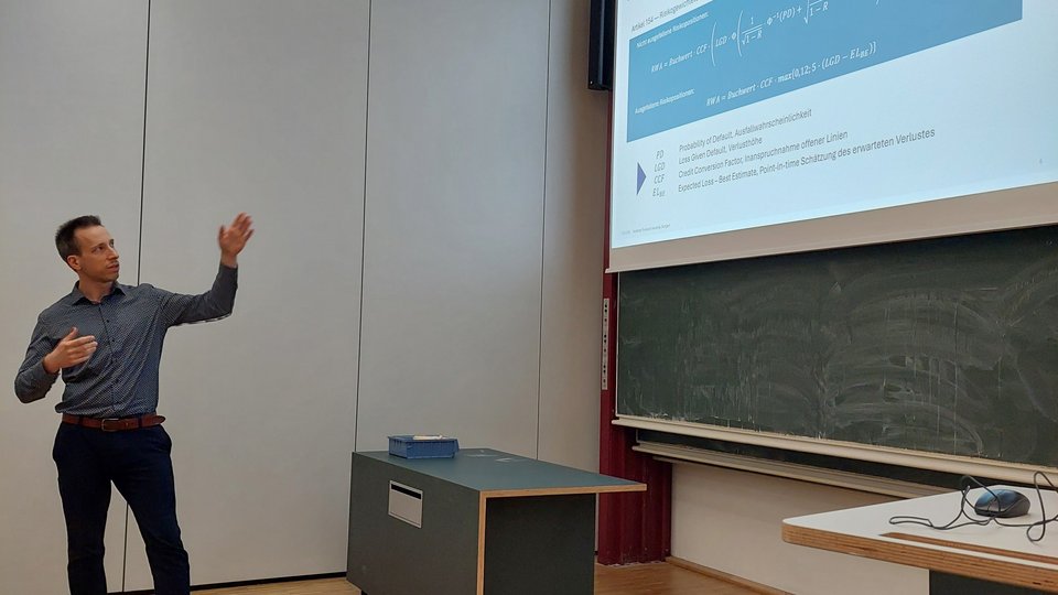 Vortragender beim Workshop FI 2026