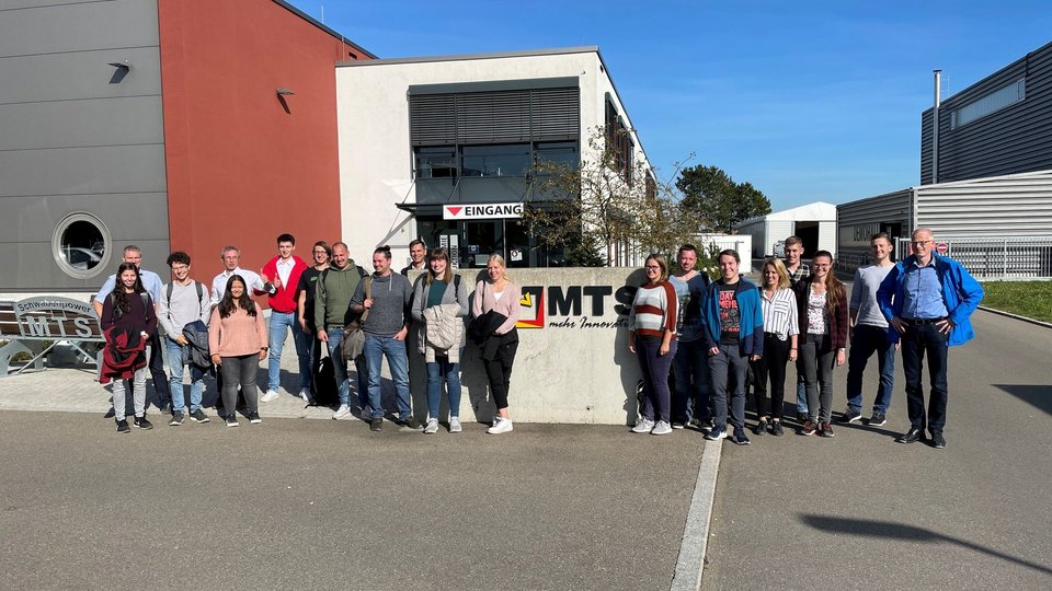 Exkursion des Studienbereichs Vermessung zu MTS