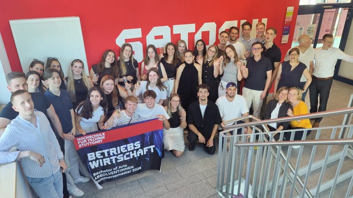 Absolvent:innen des Studiengangs Betriebswirtschaft im SS 2026